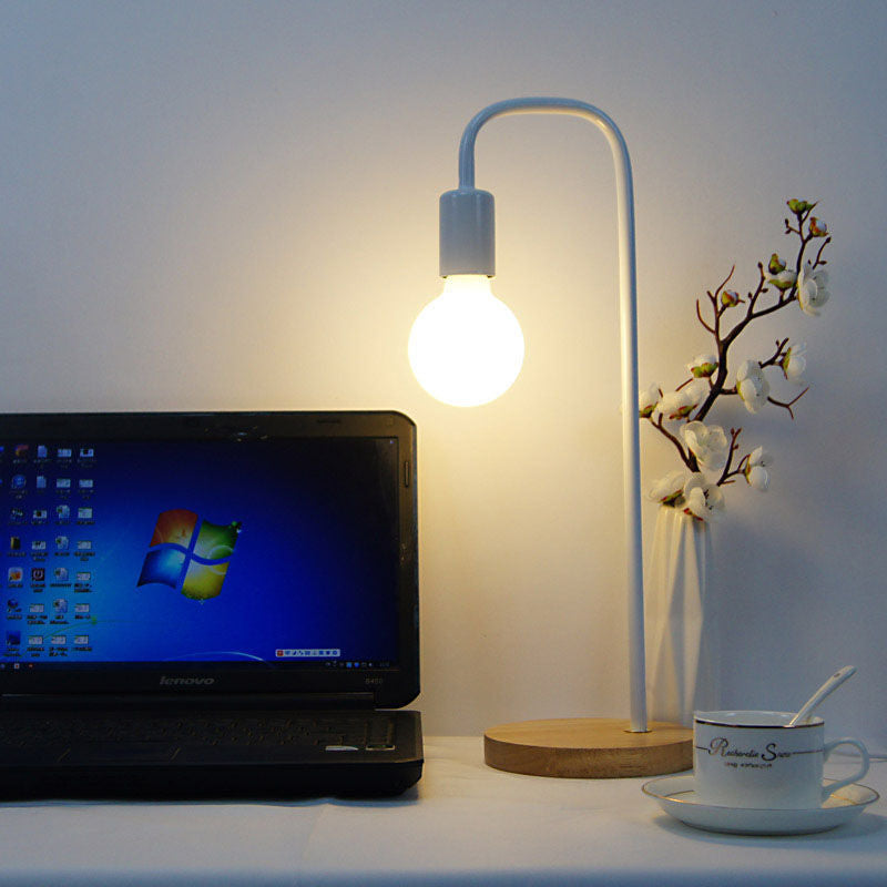 Modern led Table Lamps Study Office Desk Lamp Iron Art Desk Lights Dormitory Learning Bedroom Lighting Creative Personality Simple Nordic Eye Light
