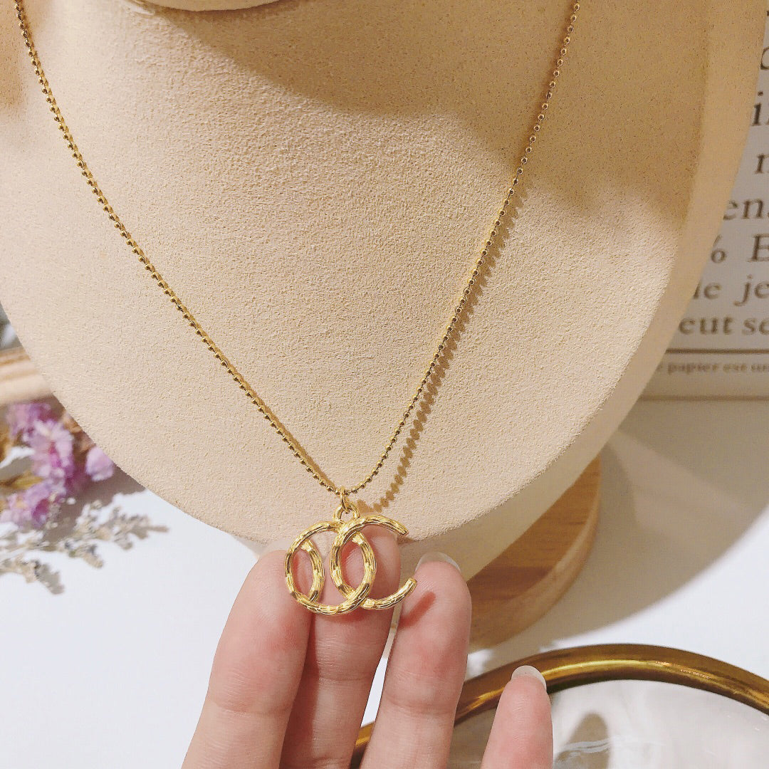 Luxury Design Necklace Choker Chain 18K Gold Plated Stainless Steel Necklaces Pendant Statement Fashion Womens Wedding Jewelry Accessories X074