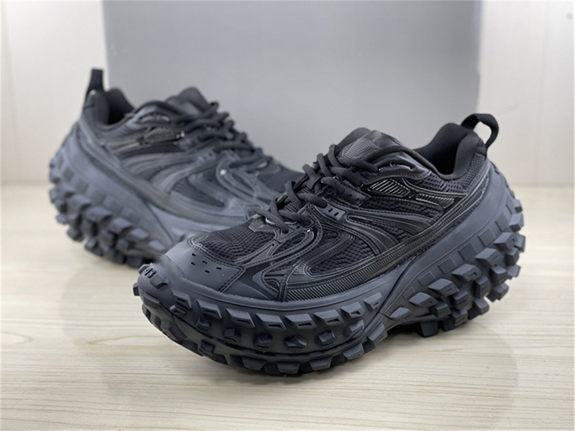 2022 Authentic Beige Black Defender Designer Athletic Shoes Men Women Rubber Platform Tire STARS LOVES Casual Trainers Sports Sneakers With Box