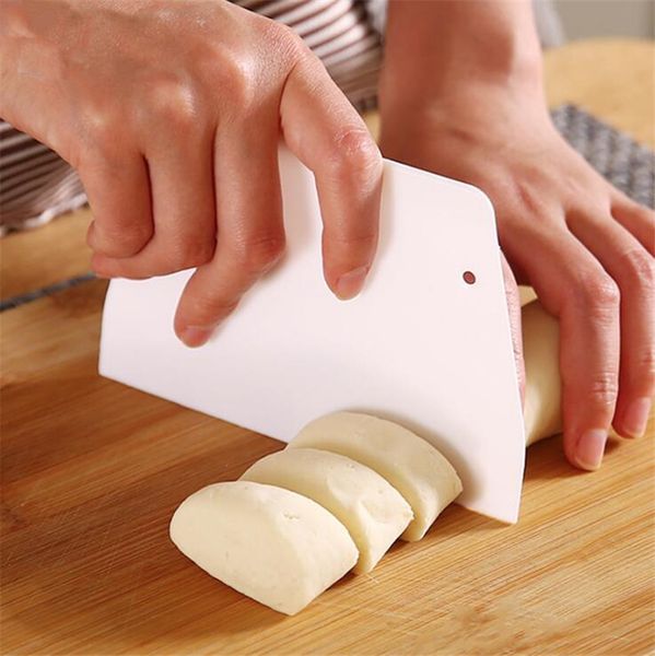 Plastic Cake Tools Cream Spatula Dough Cutter Butter Batter Scraper Baking Tool for Home Nough Cutting Kitchen Gadgets