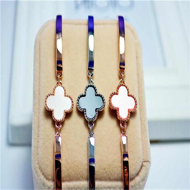 Link, Chain 2021 Fashion OL Clover Bracelet Fine Alloy Color Saved Plating Wholesale Jewelry For Women Party Gifts