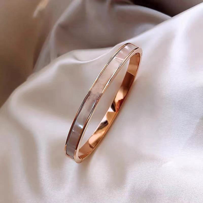 Fashion luxury diamond bangle ladies charm layered shell three diamonds Love bracelet original gift box packaging