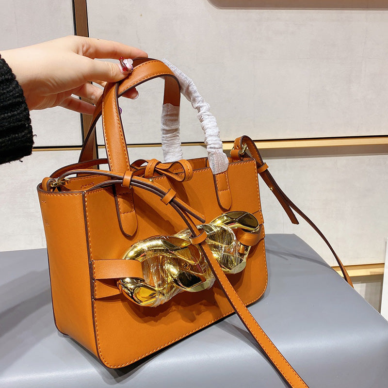 Luxurys Designers Luxury_handbags Brand Bags London Leather Crossbody Large Package Totes Double Bag Metal Chains JA Genuine Decoration Vgjb