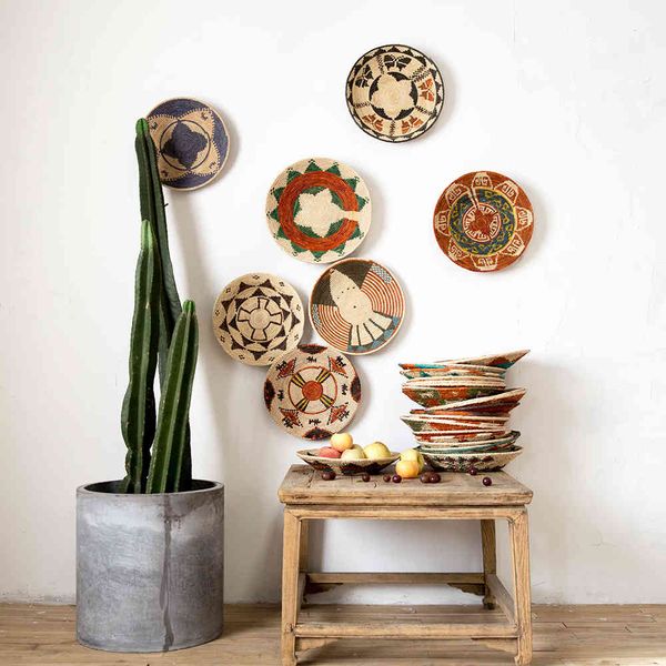 30-39CM Round Rustic Hand-Woven Straw Designer Model Room Background Wall Hanging Decoration Fruit Plate Bowls