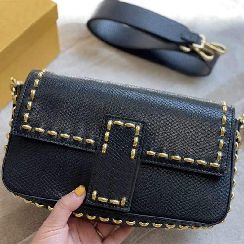 2021 designer bags high quality women handbag shoulder bag French stick new 4-color handbags size20 * 13cm26 * 16cm