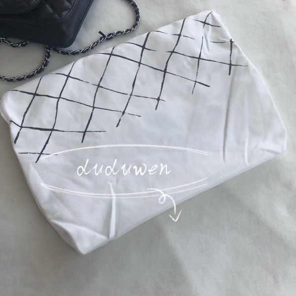 wholesale Custom Packing veet white classic dust storage case 2C package wrapping bag to fashion C bags packing