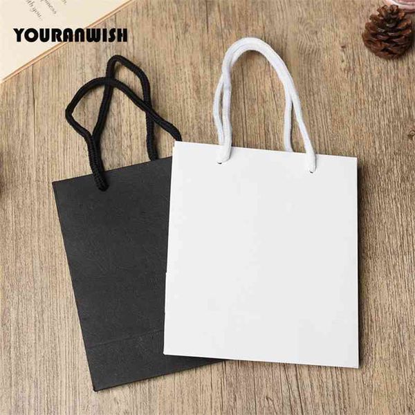 20pcs-lot White Black High Quality Simple Paper Gift Bag Kraft Paper Candy Box With Handle Wedding Birthday Party Gift Package B 210402