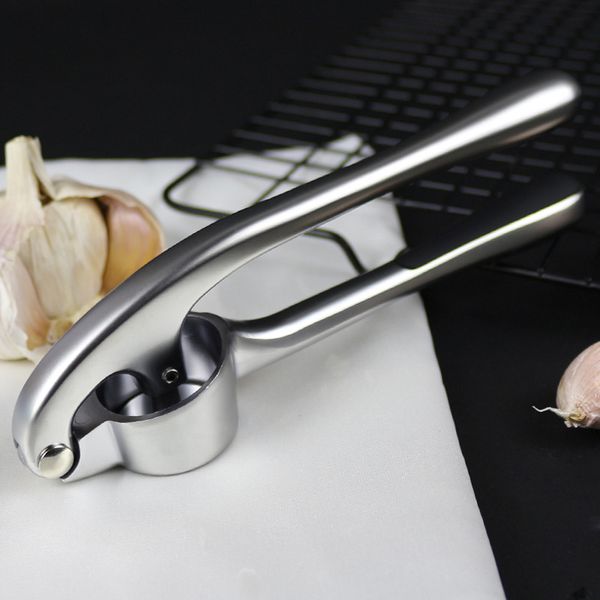 Zinc Alloy Garlic Press Mincer Crusher Tools Ginger Nuts Seeds Juicer Squeezer Easy Squeeze Ergonomic Handle Hand Held Durable Heavy duty Ru