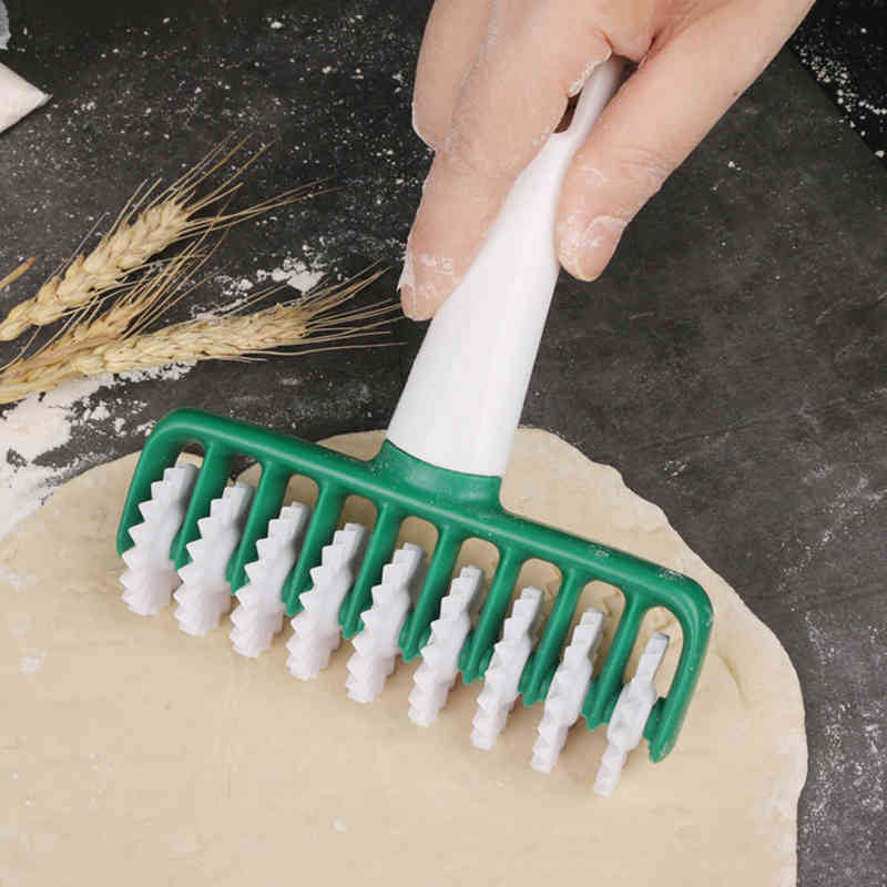 Noodles Cutter Kitchen Tool Multi Function Roller Dockers Dough Cutter Plastic Noodle Knife Pasta Instant Noodles Maker