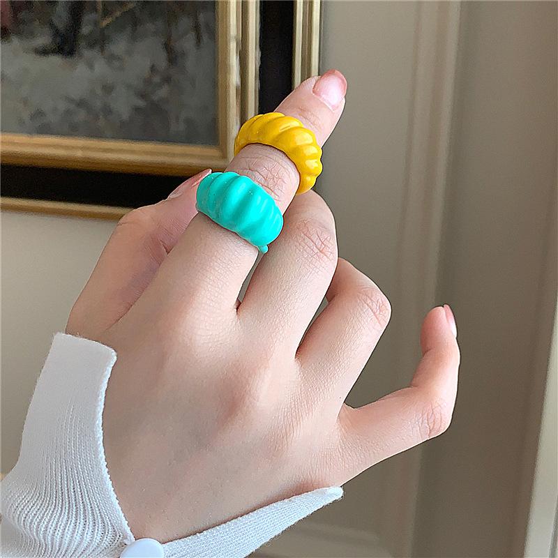 Cluster Rings 2021 Trendy Acrylic Ring Candy Color Wide Version Finger Decor College Style Irregular Open Ladies Party Jewelry Gift
