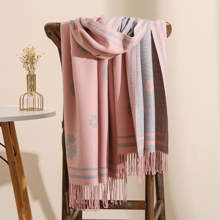 Scarves Women&#039;s Warm Little Daisy Cashmere Scarf In Winter. Korean Double-sided Printed Shawl. Fashionable Tassel