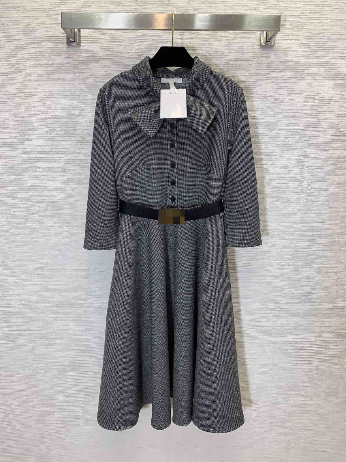 Autumn and winter 2020 new age reduction cross butterfly collar belt waist tuck large swing slim dress long skirt