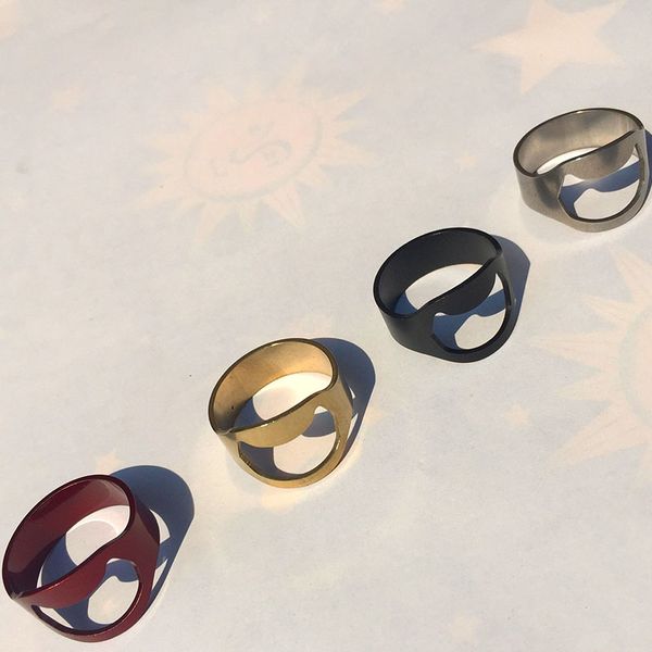 Easy to Carry Portable Finger Ring Bottle Opener Colorful Stainless Steel Beer Bar Tool Bottles Favors