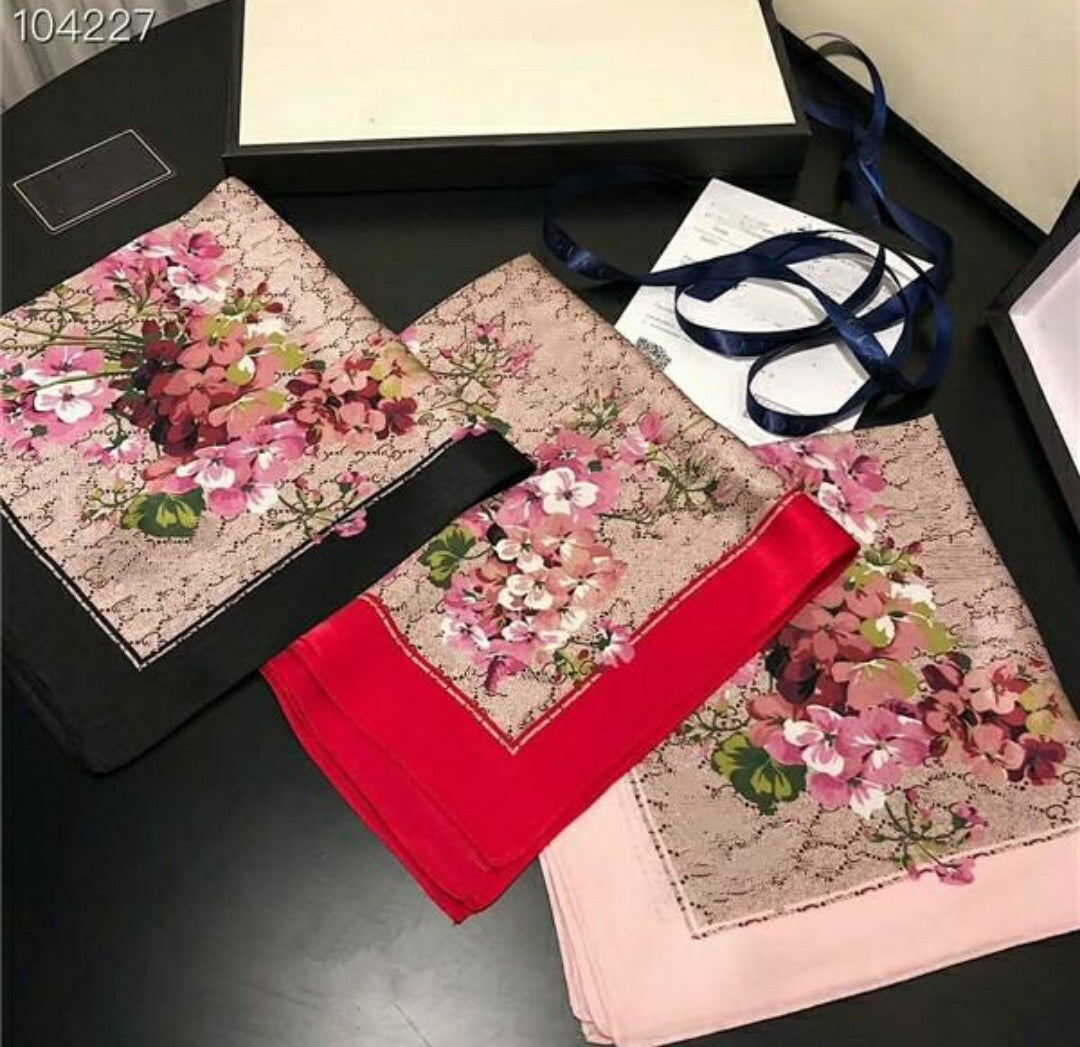 Spring and Summer Ladies Small Square scarves 50*50cm Fashion Luxury Twill Silk Scarf Multifunctional Headscarf