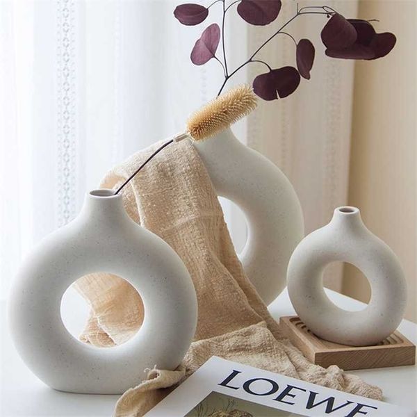 VILEAD Nordic Circular Hollow Ceramic Vase Donuts Flower Pot Home Decoration Accessories Office Desk Living Room Interior Decor 211214
