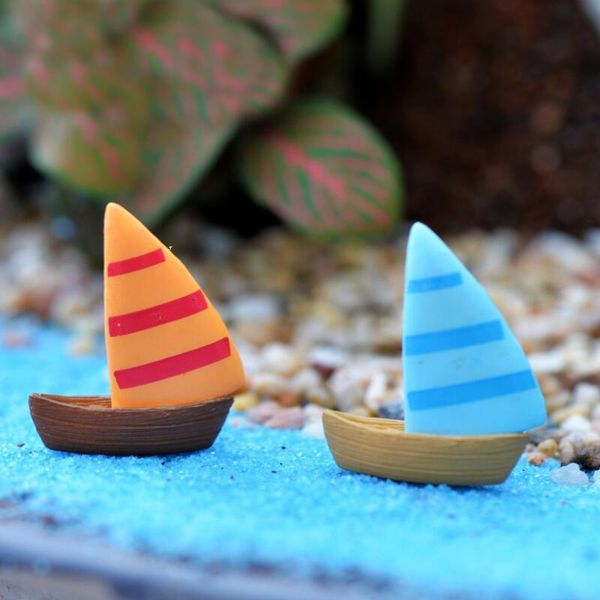 Miniature Boat Mini Sailboat Yellow Blue Aquarium Ornaments Material Moss Terrarium Micro Beach Landscape Mediterranean Style Fairy Garden L