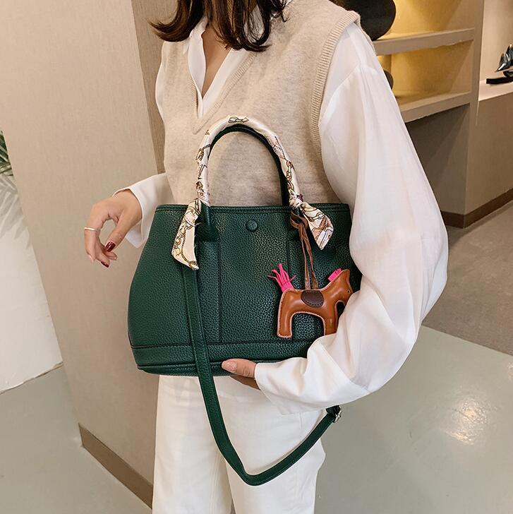 Factory wholesale women handbag scarves womens portables tote bags vintage leather large portable shoulder bag leathers fashion messenger handbags