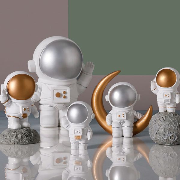 Nordic Resin Creative Astronaut Sculpture Figurine Store Craft Desk Home Decoration Accessories Modern Birthday Gift Cartoon Y0107