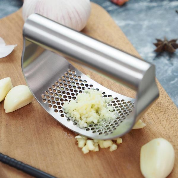 1pcs Stainless Steel Curved Garlic Press Vegetable Chopper Crusher Manual Ginger Mincing Masher Kitchen Gadgets Cooking Tools 201201