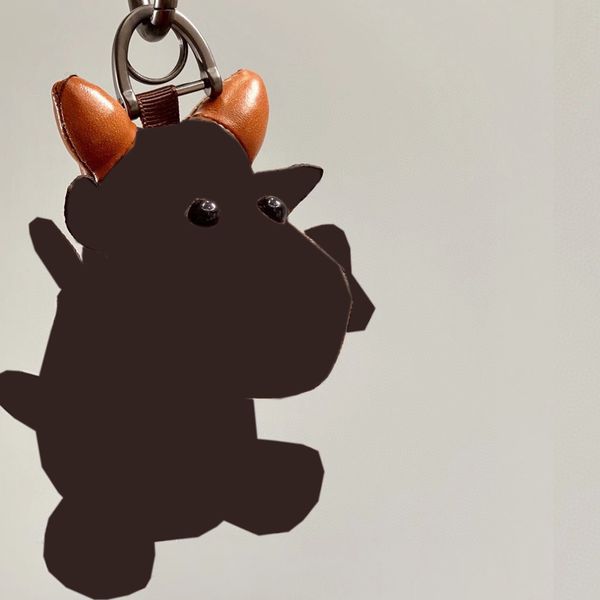 2021 cartoon animal ox creative key chain key ring pu leather cow letter pattern car handbag keychain gifts with retail box
