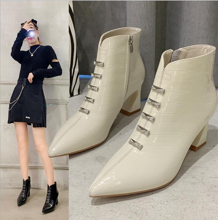 Stone grain top layer cowhide short boots women 2020 autumn and winter leather boots European and American pointed horseshoe heel fashion bo