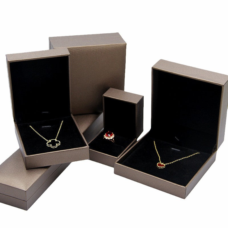 New Brown Leatherette Paper Ring Pendant Bangle Bracelet Chain Necklace Display Storage Box Jewelry Carrying Velvet Showbox