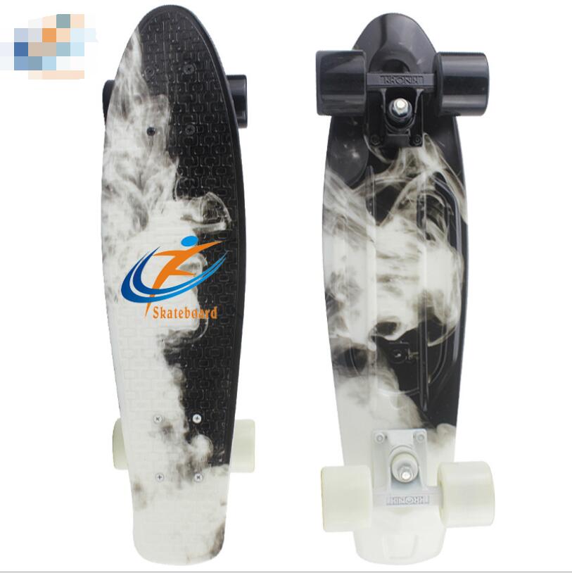 Skateboarding small fishboard manufacturers wholesale four-wheel double cross road brushing skateboard customized