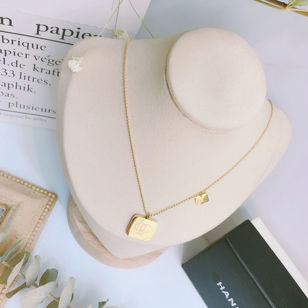 Fashion Women Luxury Designer Necklace Choker Chain 18K Gold Plated Stainless Steel Letter Pendants Necklaces Statement Jewelry Accessories X097