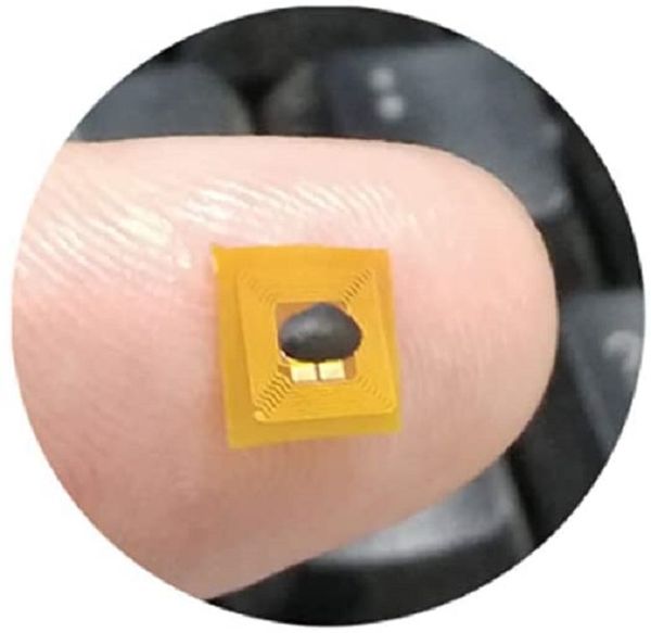 10pcs 5MM NFC RFID 213 Chip Inside Mini Bluetooth Pairing Tag Programmable NFC Card Control Management Works to Android NFC Smartphones Devi