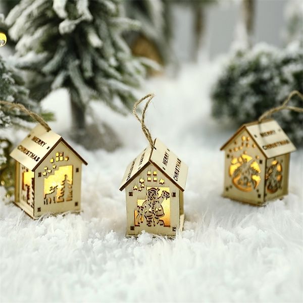 Christmas Luminous Cabin Lamp Hollow Carved Wooden House Glitter Snow Scene LED Light Xmas Tree Decorations Home Hanging Pendant 220815