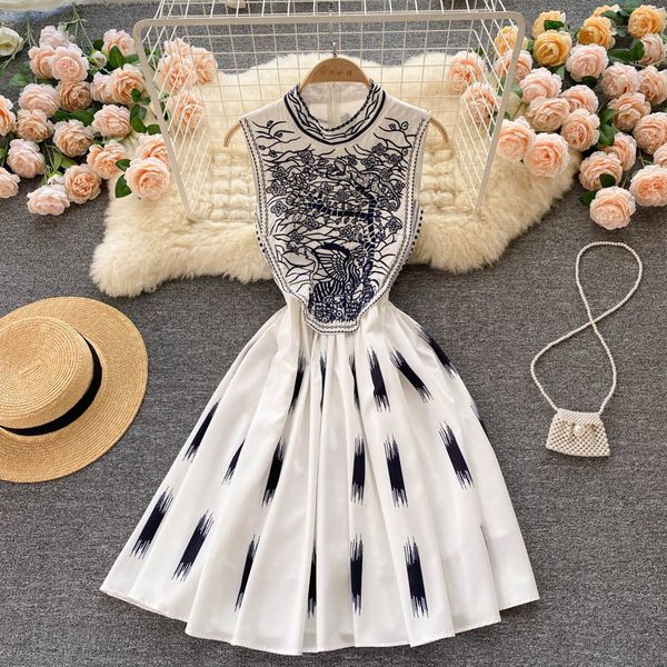 New Fashion Runway Summer Dress Women&#039;s Sleeveless Stand Collar Floral Embroidery Elegant High Waist Zipper Mini Vestidos 2023