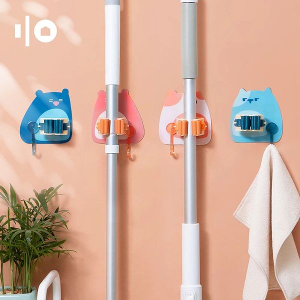 Can be wall-mounted without perforation mop holder bubble bear mop hanging clip wall hooks Kitchen rack Efficient organization