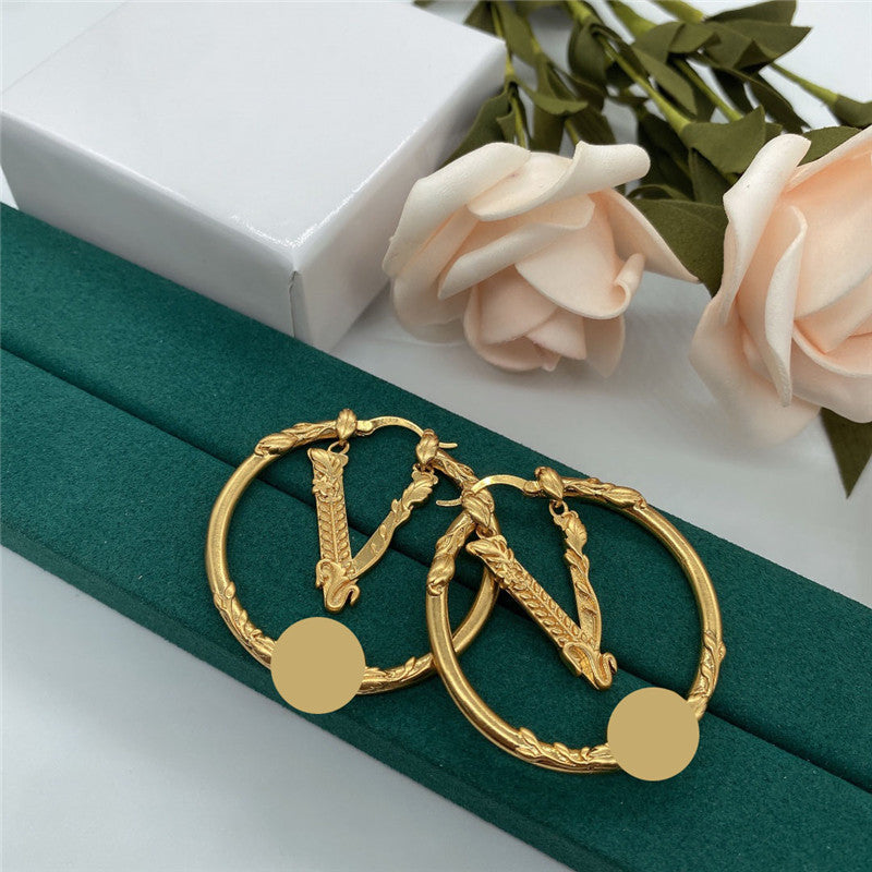 Circle V Earrings Womens Designer Ear Studs Fashion Luxury Hoops Bronze Woman Jewelry Party Earring Orecchini Lusso Pendants With Box 2022