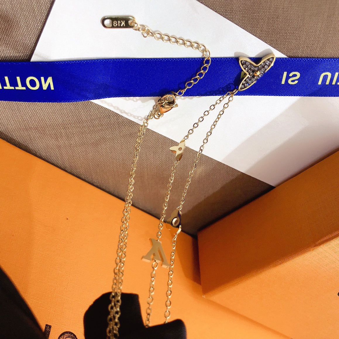 Luxury Fashion Women Designer Letter Pendants Necklace Choker Chain Crystal 18K Gold Plated Stainless Steel Necklaces Statement Wedding Jewelry X377