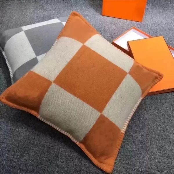 Home Textiles 45cm LETTER CASHMERE PILLOWS Sofa Cover Decorative Pillow Luxury Cushion Designer Pillowcase Throw Cushions Pillows Covers 65c
