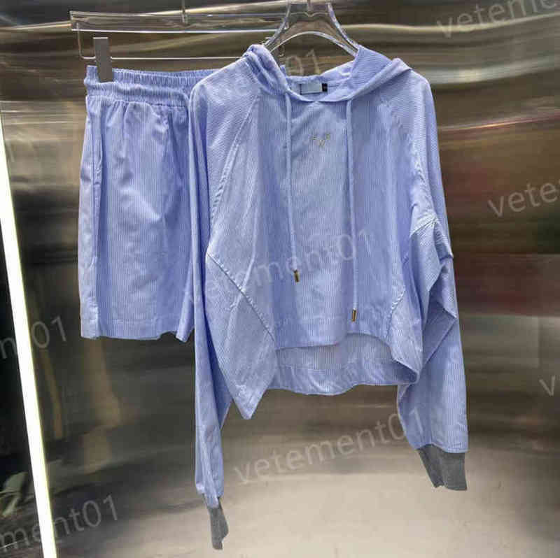 Womens Two Piece Pants Exquisite Fashion Embroidered Pattern Ribbed Top And Shorts 2 Piece Sets Luxury Designer Women Clothing 0912