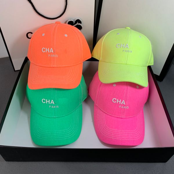 2024 Ball Caps Designer for man woman Casquette Candy Fluorescent Cotton Baseball Couple Fashion Letter Street Shooting Cap