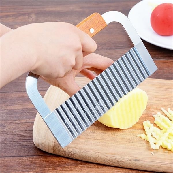 QueenTime Potato Slicer Knife Crinkle Cutter Wave Potato Cutter Vegetable Chip Kitchen Home Cutting Tool Shredders Knife 210319