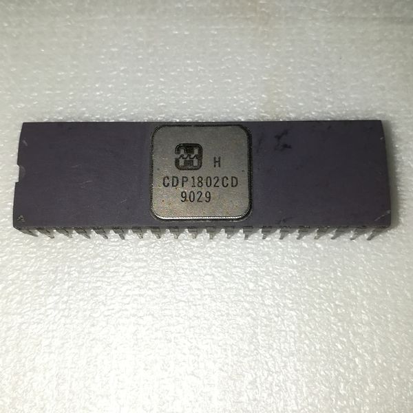 CDP1802CD . CDP1802CDX , 1802 microprocessor - 40 Pin ceramic package Chips, CDP1802 old cpu . CDP1802D . CDIP40 - Electronic Components ICs
