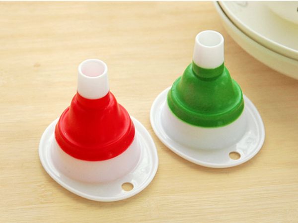 100pcs-lot Fast Shipping Newest Kitchen Tool Silicone Collapsible Style Mini Folding Portable Funnel random color