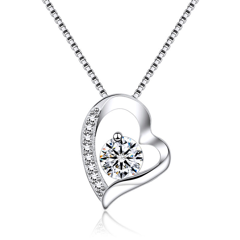 Charming S925 Silver-Plated Heart Shaped Pendant Necklace adorned with Glittering Diamond Crystals