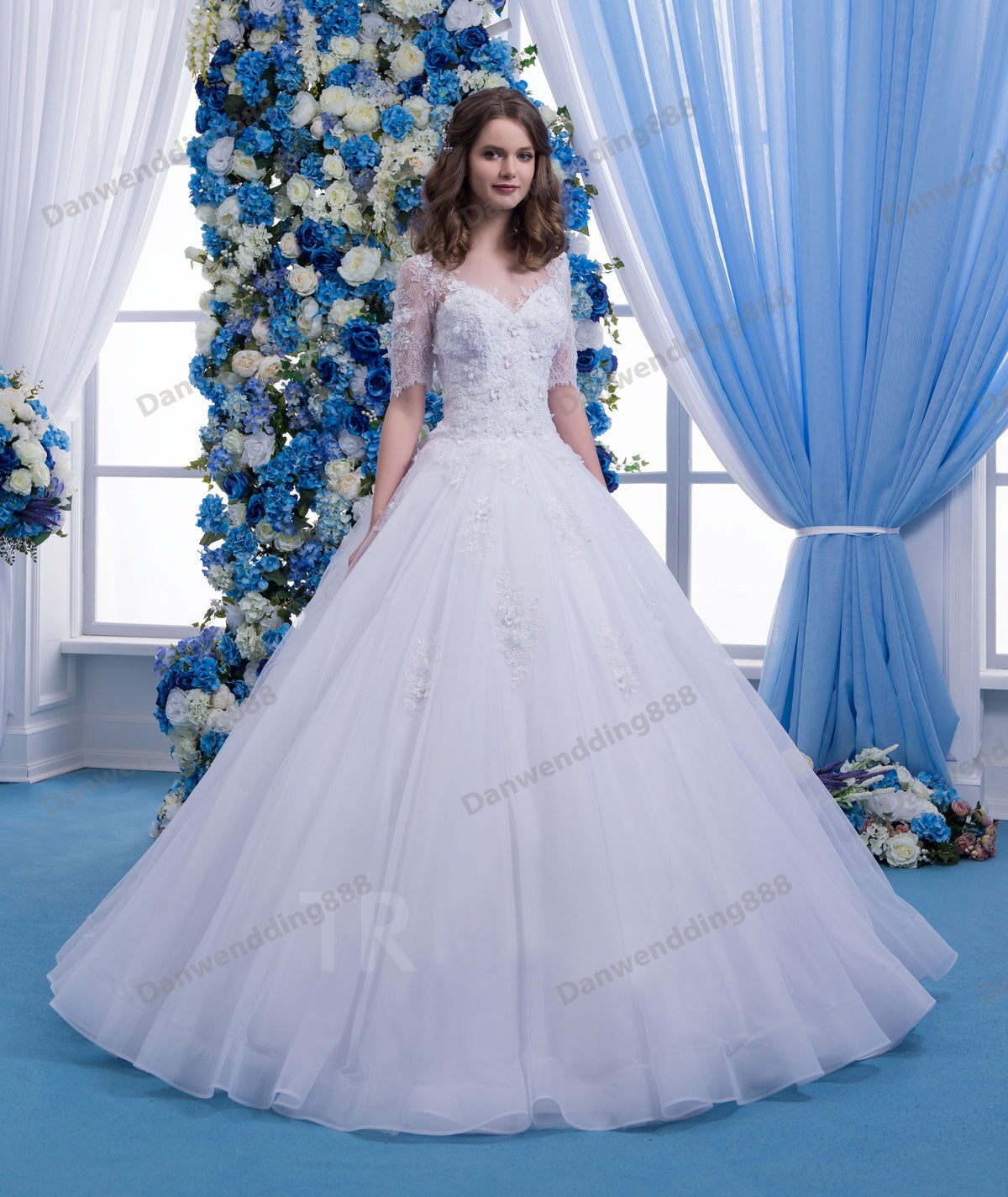 Charming White Tulle Scoop Applique Beads A-Line Wedding Dresses Bridal Pageant Dresses Wedding Attire Dresses Custom Size 2-16 ZW610120