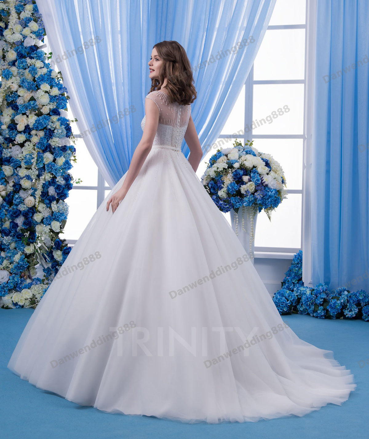 White Tulle Scoop Sparkle Beads A-Line Wedding Dresses Bridal Pageant Dresses Wedding Attire Dresses Custom Size 2-16 ZW6101280