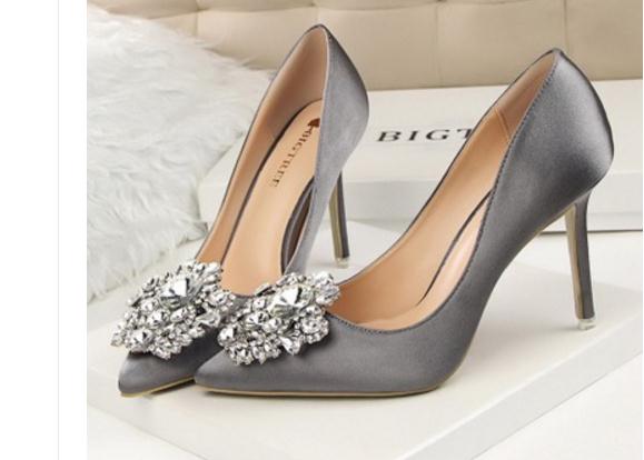 Free send Hot European and American water drill silk goods pointed end high heels shoes Fine heel Shallow mouth Bride&#039;s wedding shoes