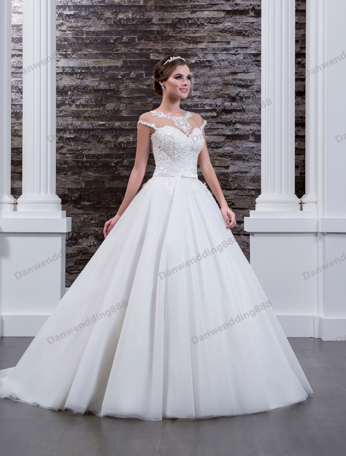 Elegant White Tulle Scoop Applique A-Line Wedding Dresses Bridal Pageant Dresses Wedding Attire Dresses Custom Size 2-16 ZW608059