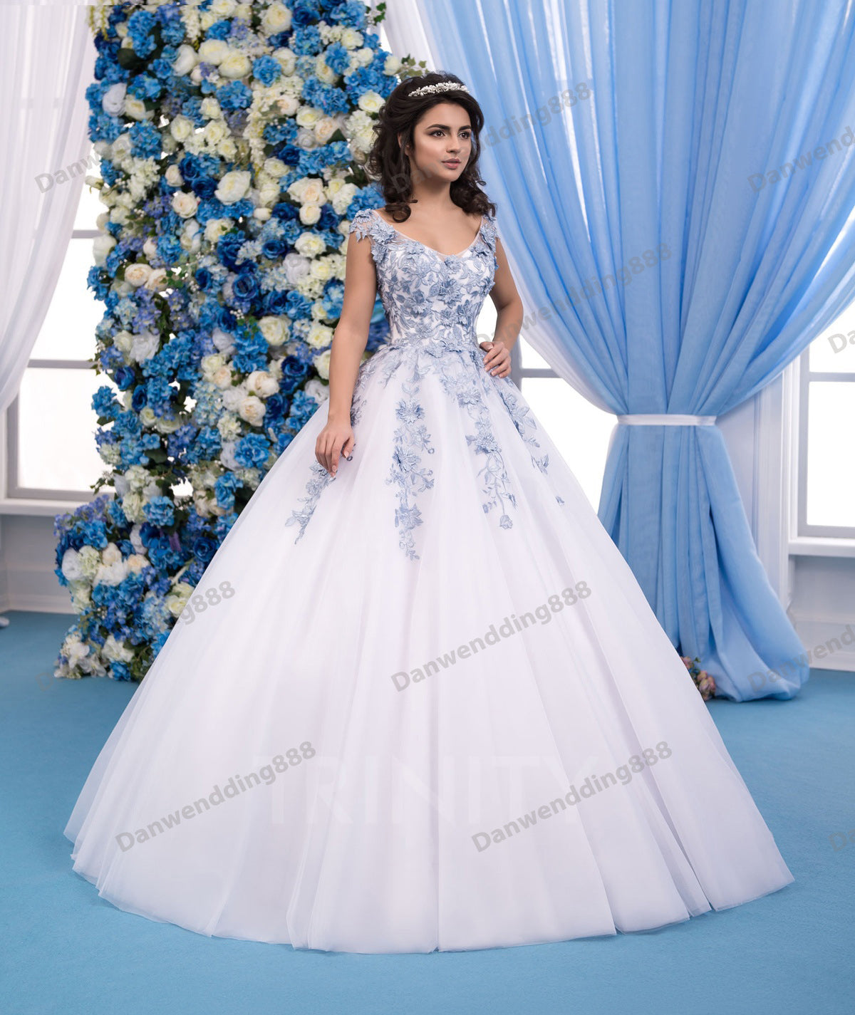 Charming White Tulle Scoop Blue Applique A-Line Wedding Dresses Bridal Pageant Dresses Wedding Attire Dresses Custom Size 2-16 ZW610122