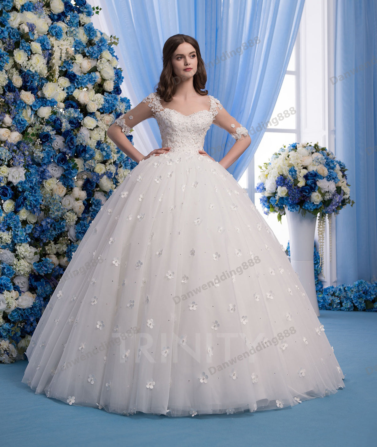 Noble Ivory Scoop Full Skirt Applique Ball Gown Wedding Dresses Bridal Pageant Dresses Wedding Attire Dresses Custom Size 2-16 ZW713209