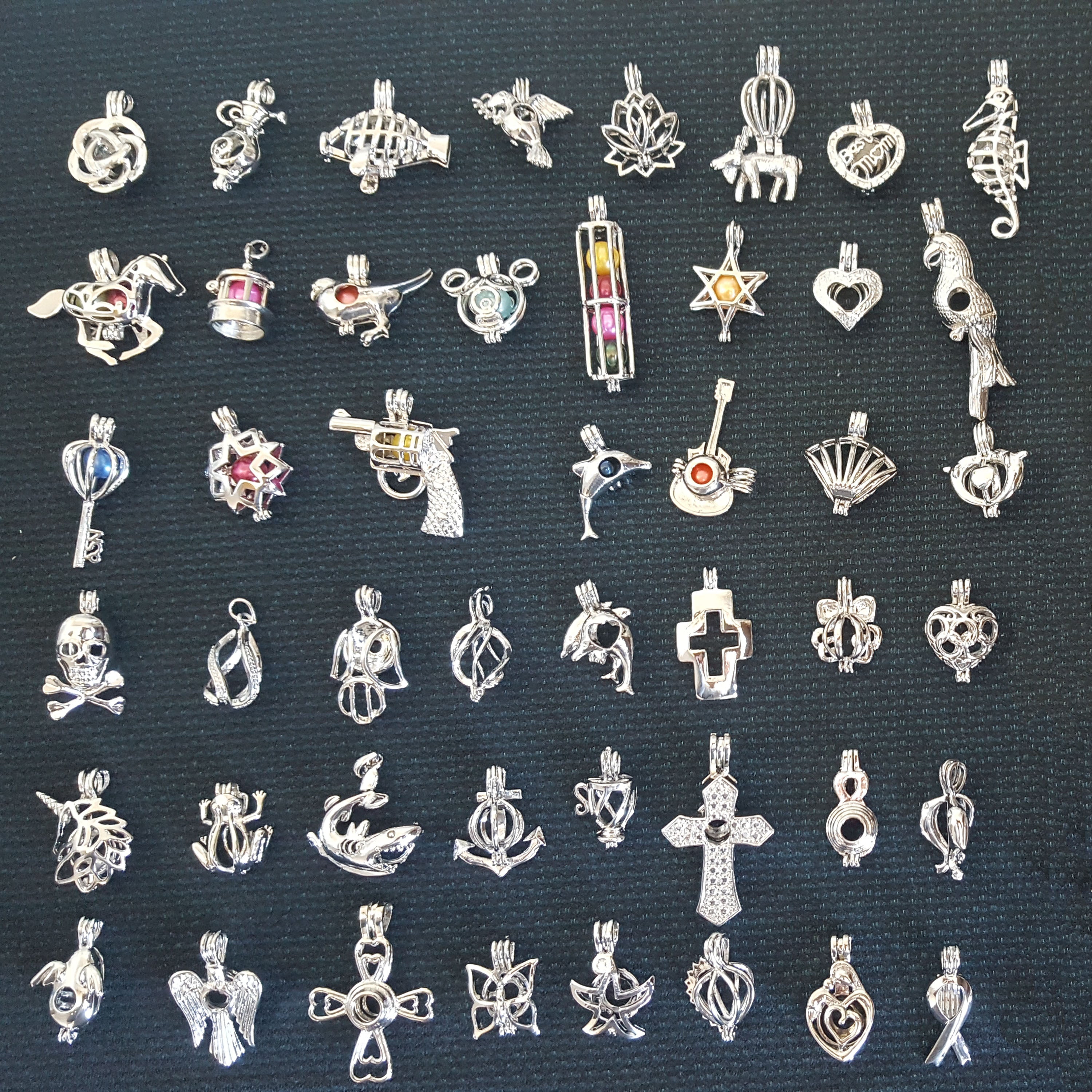 100pcs a lot Mix Designs Akoya Pearls Cages White Gold Plated Surface High Quality Oyster Pendants Fashion Designs Hot Ncklaces