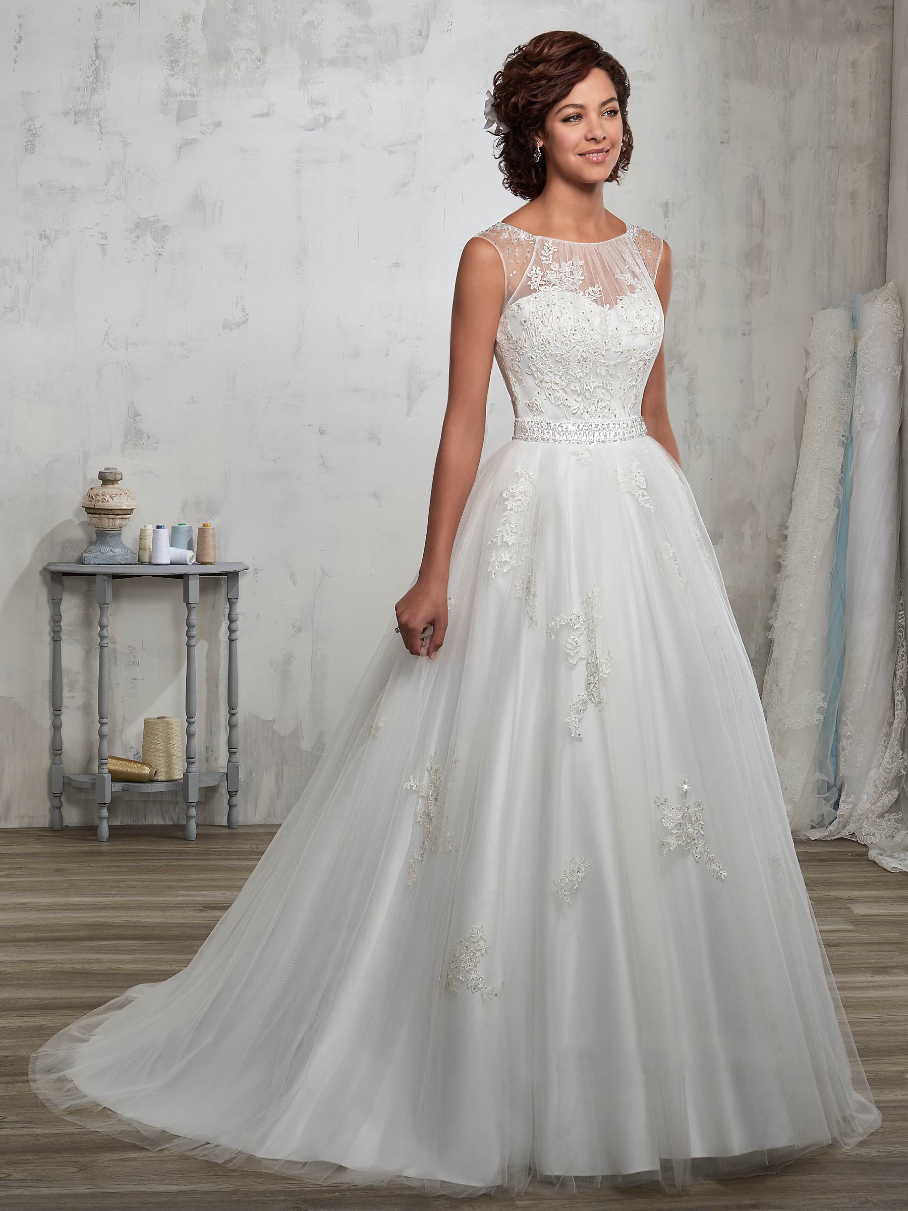 Grace White Scoop Applique Beads A-Line Chapel Wedding Dresses Bridal Pageant Dresses Wedding Attire Dresses Custom Size 2-16 KF913105