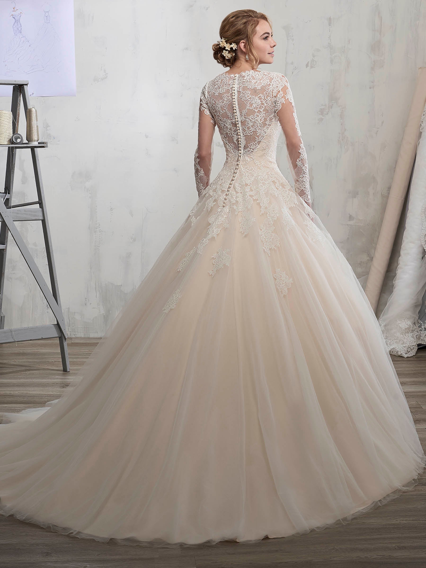 Elegant Ivory-Champagne Scoop Long Sleeves Applique Wedding Dresses Bridal Pageant Dresses Wedding Attire Dresses Custom Size 2-16 KF915122